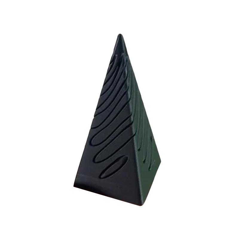 Lisslune | Impossible Pyramid Passage Sculpture