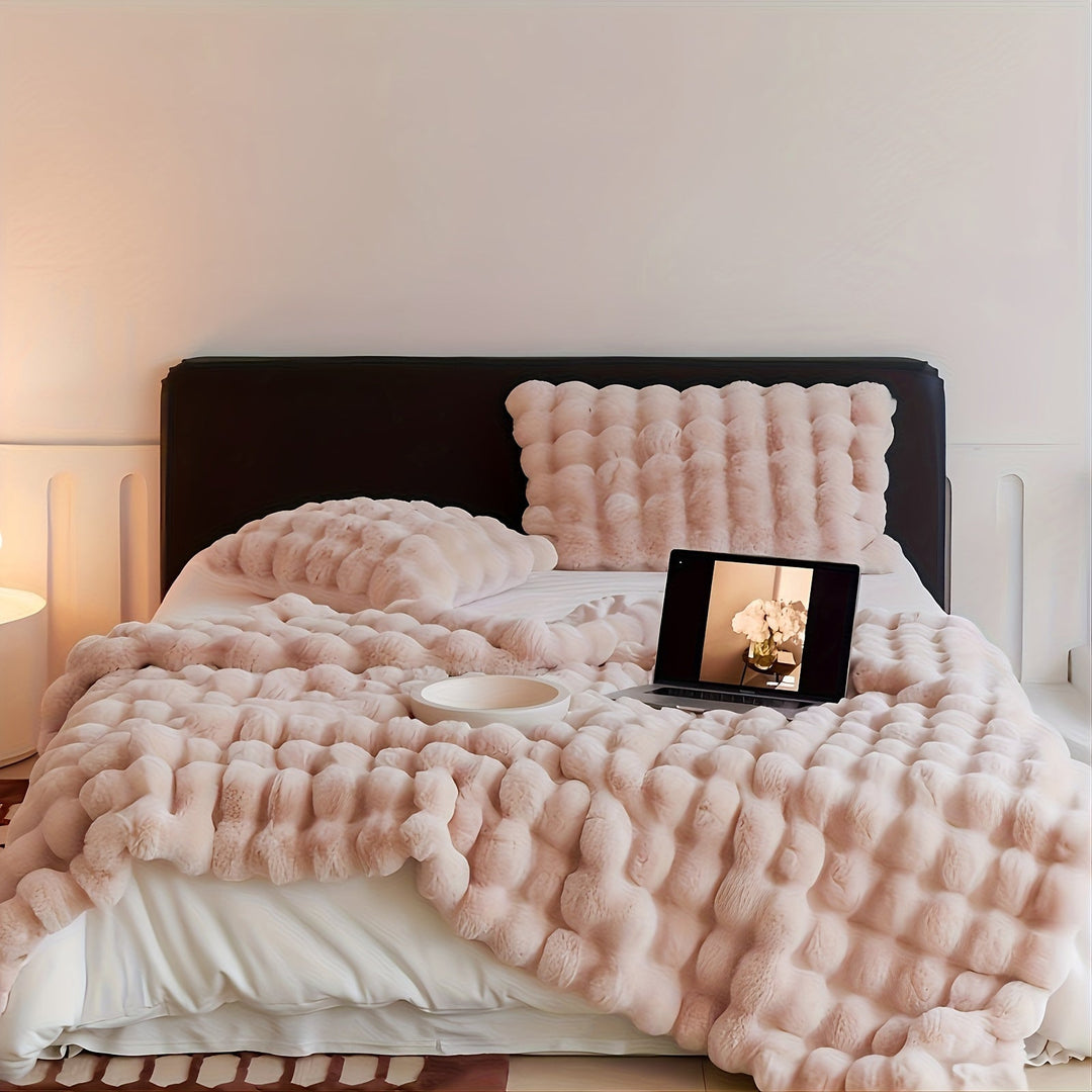 Lisslune | Premium Fleece Blanket with Elegant Design