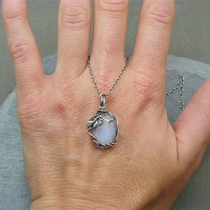 Lisslune | Retro Moonstone Necklace - Selene