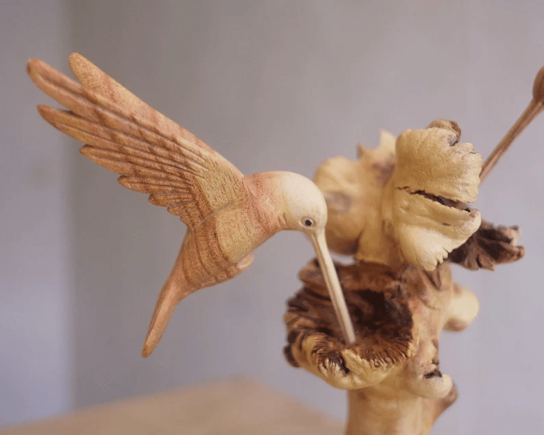Lisslune | Hummingbird Feeding on a Flower, Handmade Sculpture
