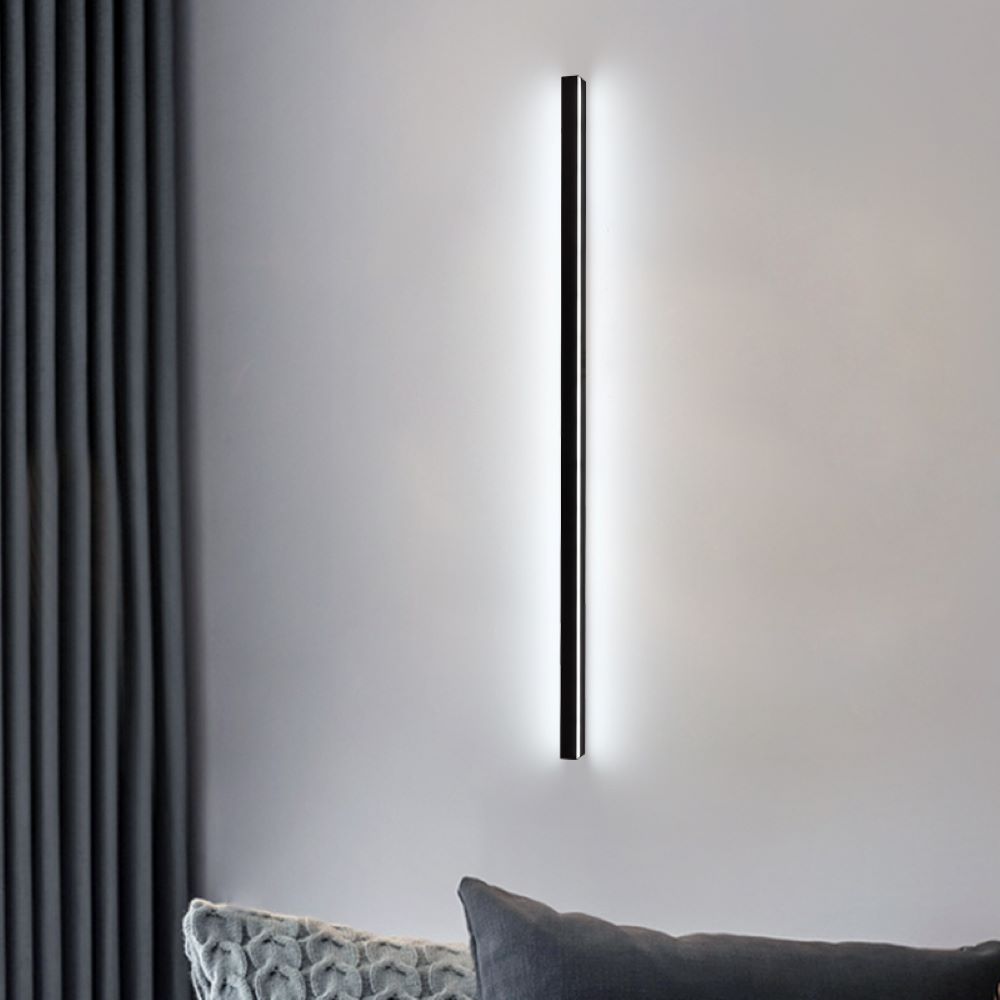 Lisslune | Linear minimalist and modern wall lamp