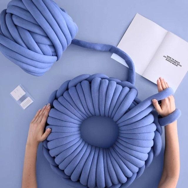 Lisslune | Nordic Charm: Handcrafted round crochet cushion for an inviting living atmosphere