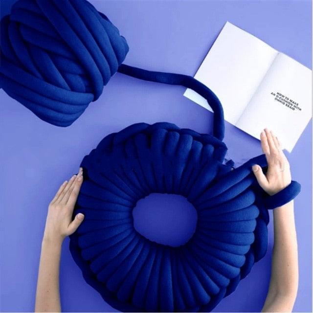Lisslune | Nordic Charm: Handcrafted round crochet cushion for an inviting living atmosphere