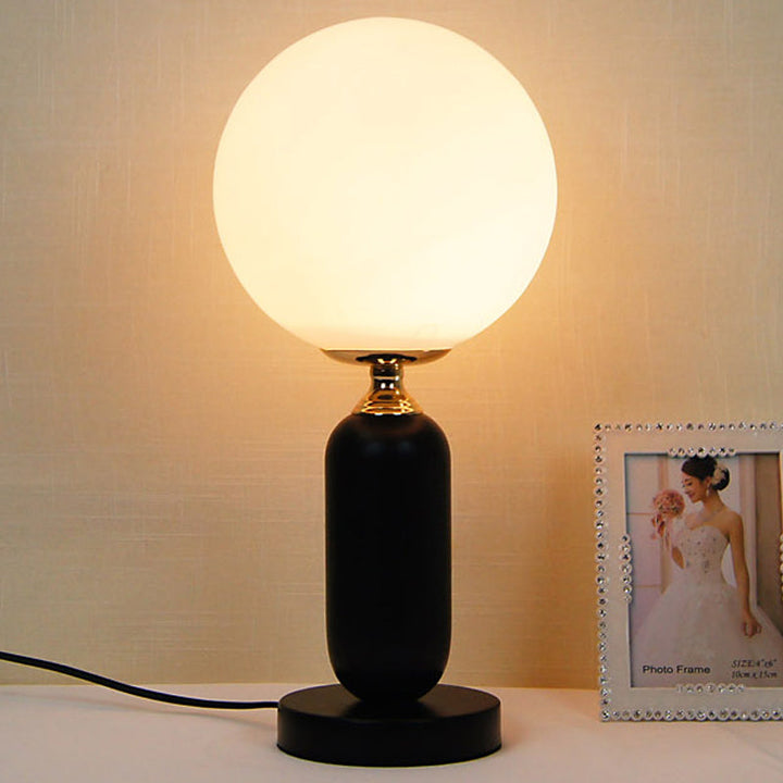 Lisslune | Vireon – Slim black reading lamp