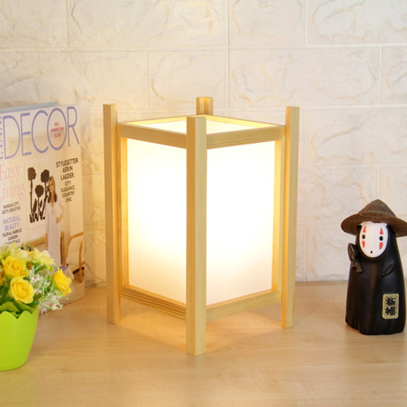 Lisslune | Woodelle – Modern table lamp with charm made of natural wood