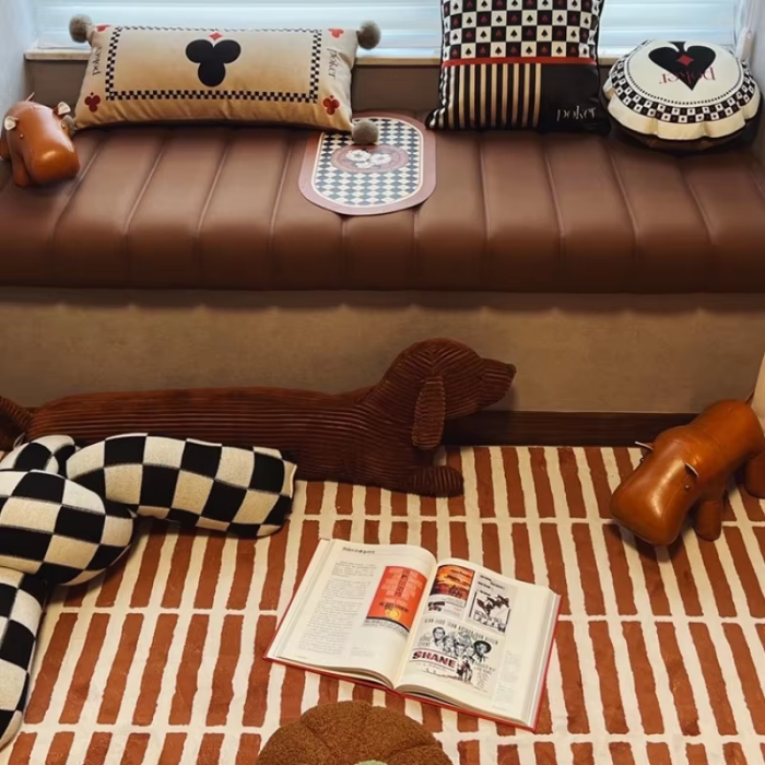 Lisslune | Brown Retro Carpet