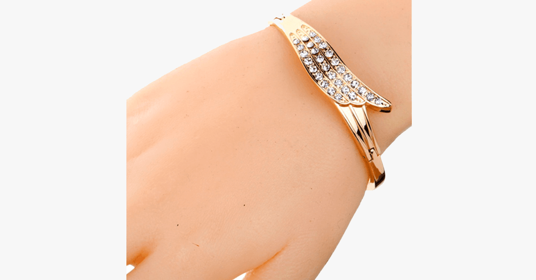 Lisslune | Angel Wing Bracelet - Perfect for special occasions