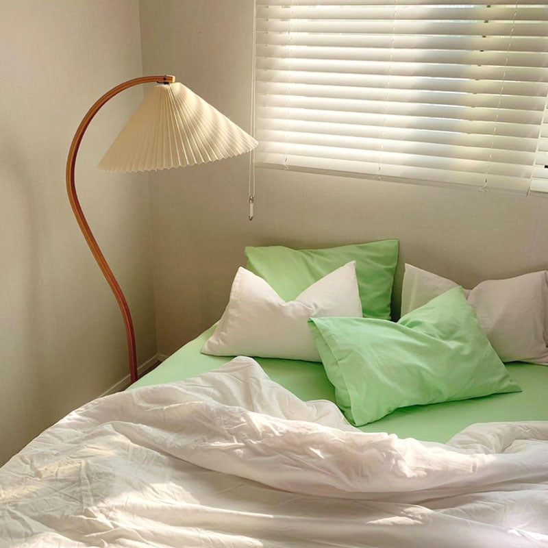 Rynx Two-Color Aesthetic Bedding Set