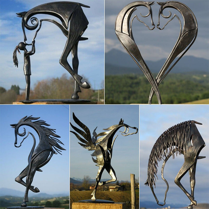 Lisslune | Kiss Horse Sculpture