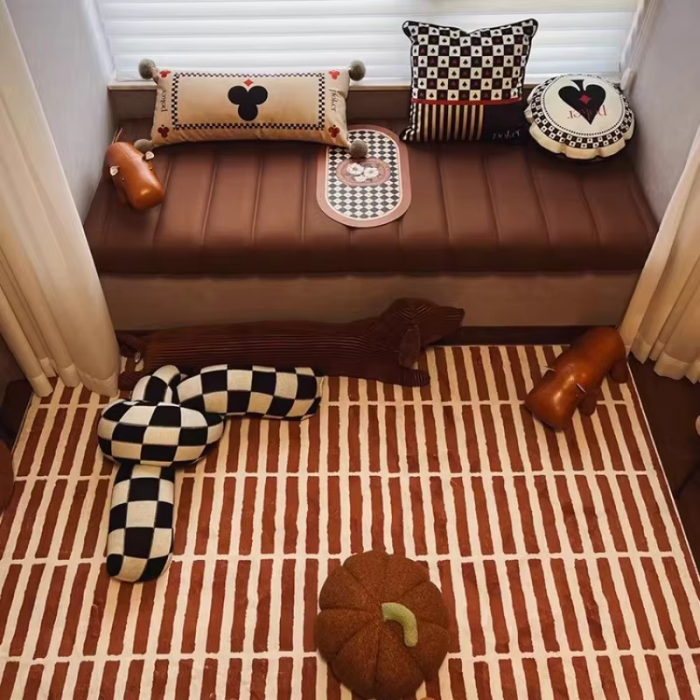 Lisslune | Brown Retro Carpet