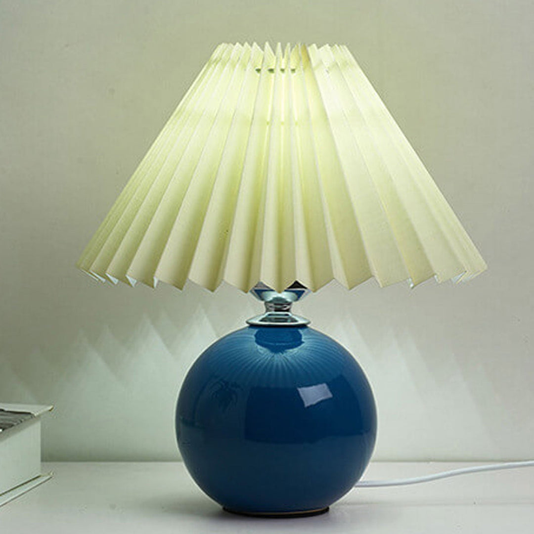 Lisslune | Nordic minimalist 1-light table lamp made of ceramic with pleats