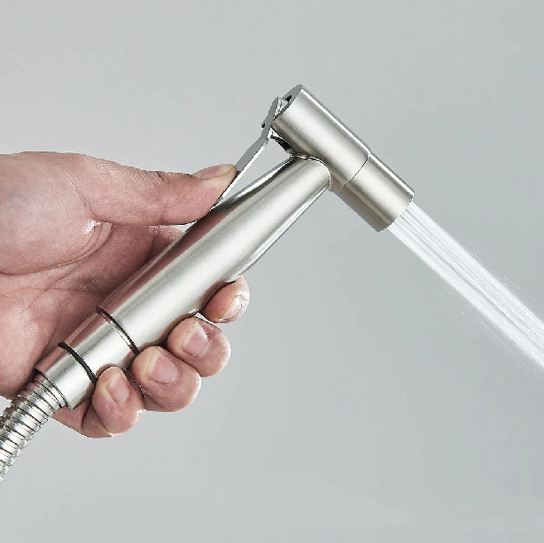 Lisslune | Toilet-Bidet-Sprayer | Hygienic Cleaning | Convenient and Easy