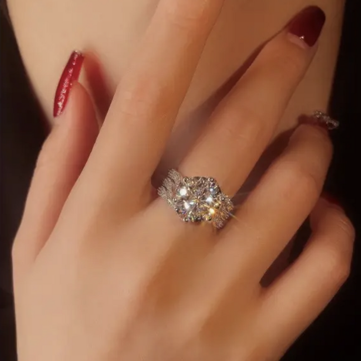Lisslune | 3-Carat Super Flash Moissanite Ring