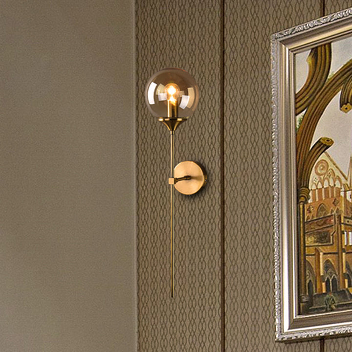 Skørter | Modern Globe Shade Wall Light Single Lamp Clear/Grey/Amber Glass Wall Light in Brass for Bedroom