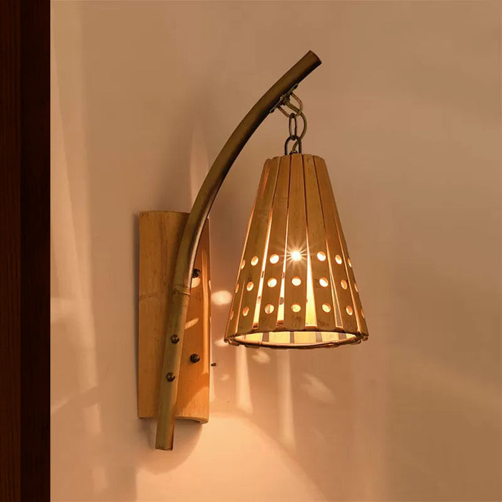 Skørter | Bamboo Conical Shade Wall Lighting with Hollow Design Lodge Style 1-Head Wood Wall Light for Bedroom, Left/Right