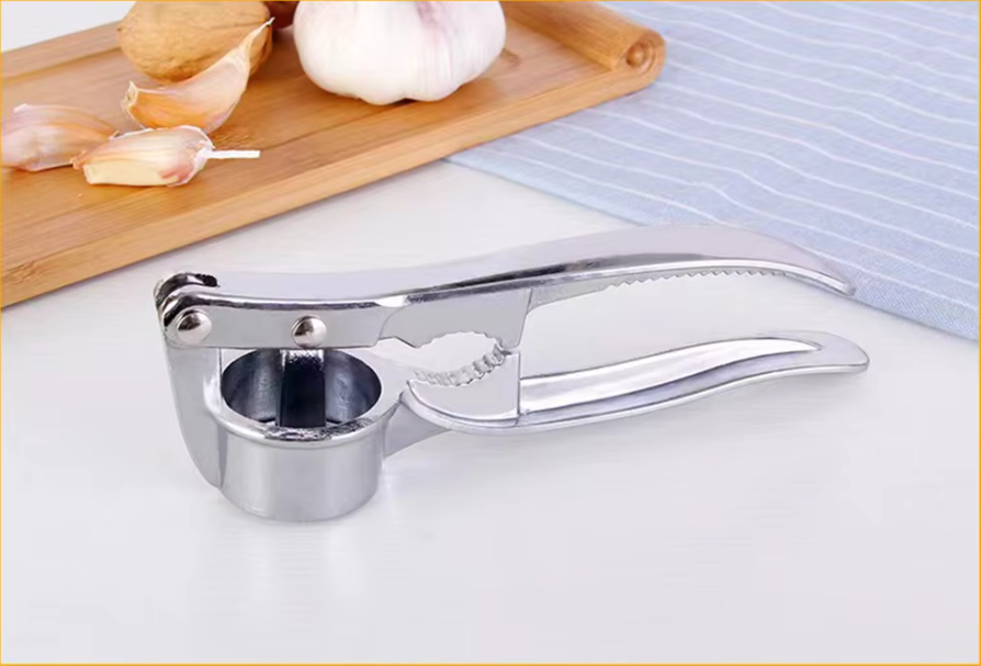 Lisslune | Robust garlic press made of stainless steel