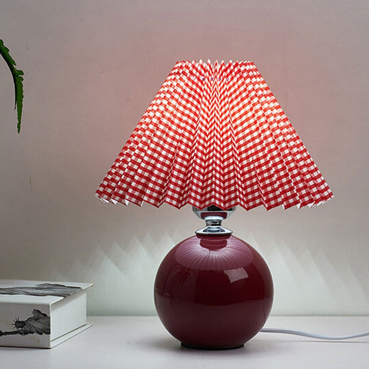 Lisslune | Nordic minimalist 1-light table lamp made of ceramic with pleats