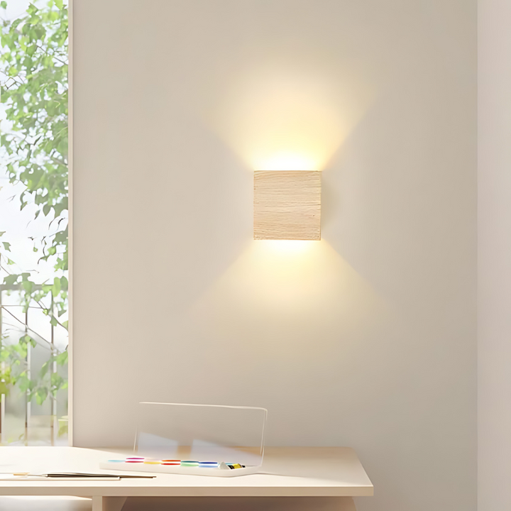 Lisslune | NordiLume | Scandinavian square wooden wall lamp
