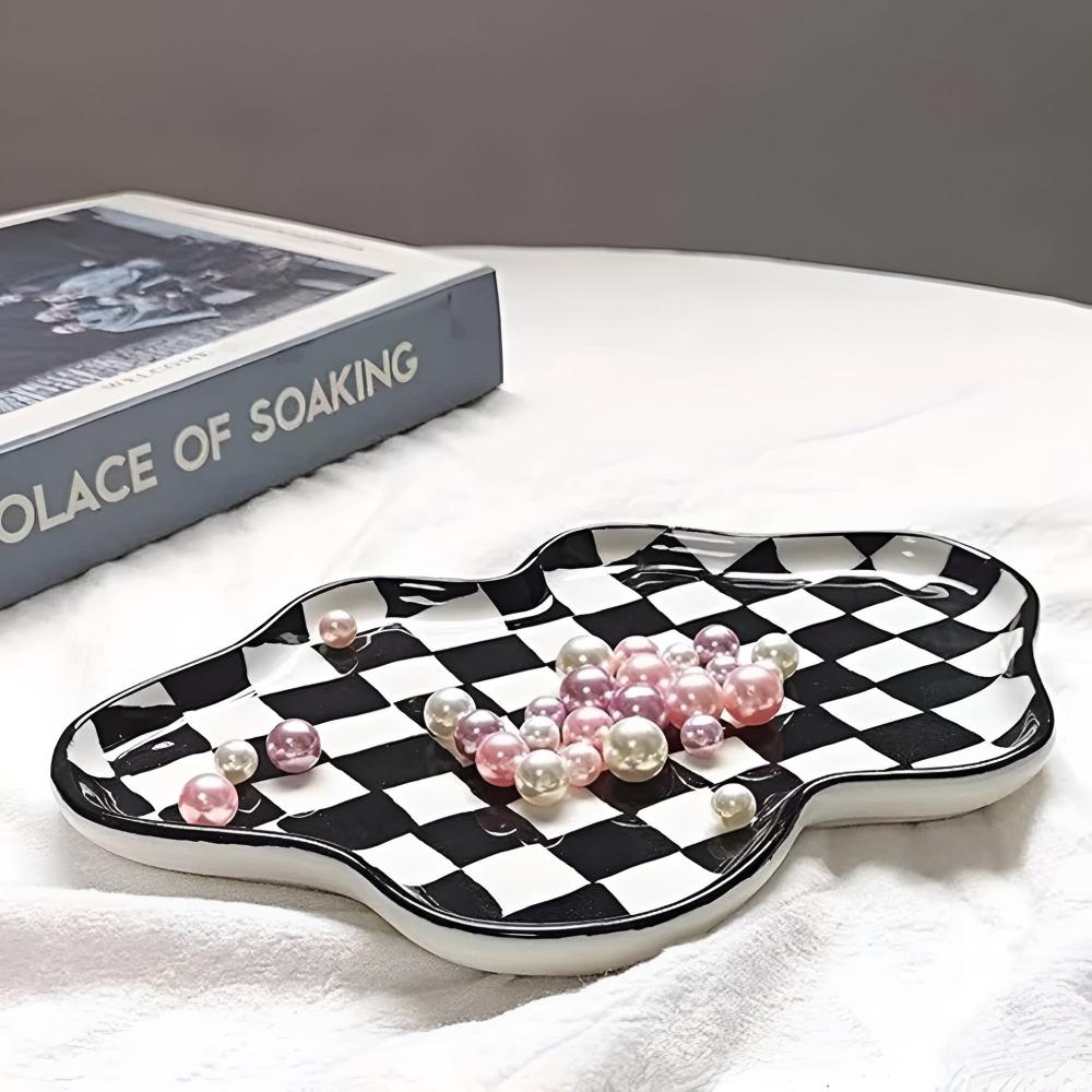 Lisslune | Classic Checkered Ceramic Plate
