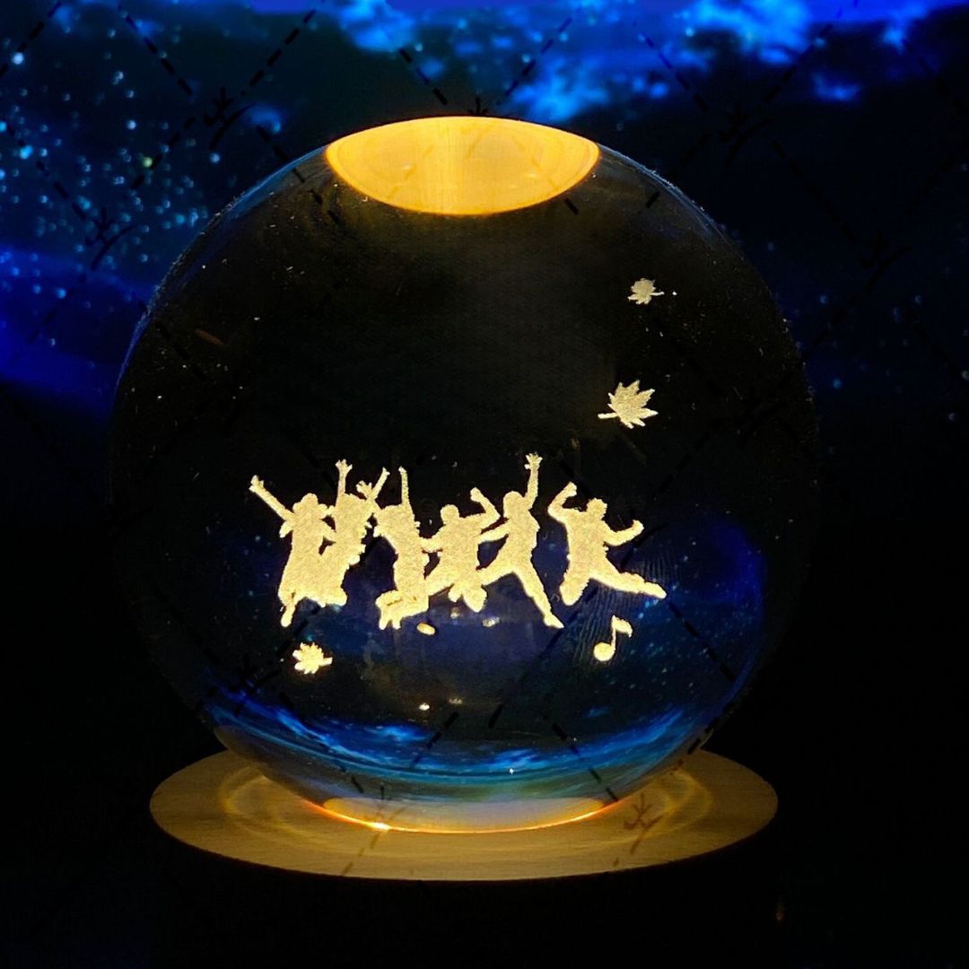 Lisslune | Glowing Moon Crystal Ball