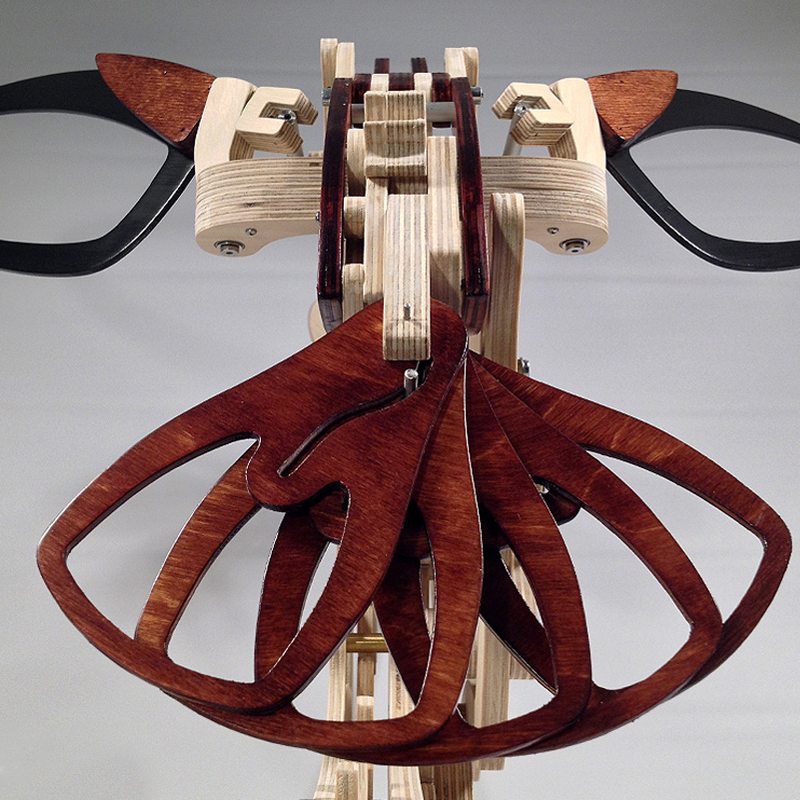 Lisslune | Wood Kinetic Hummingbird Sculpture
