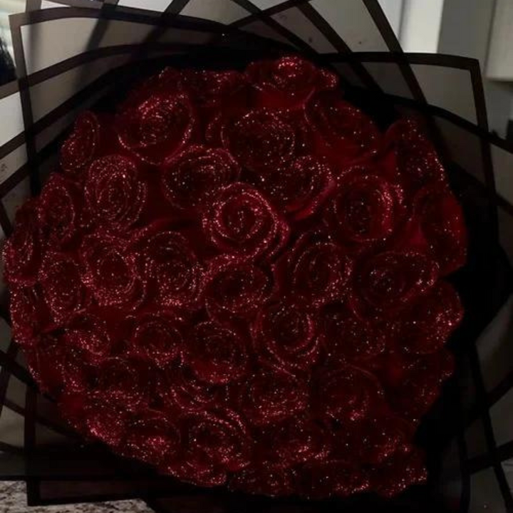 Lisslune | Glittering Roses of Eternal Bloom