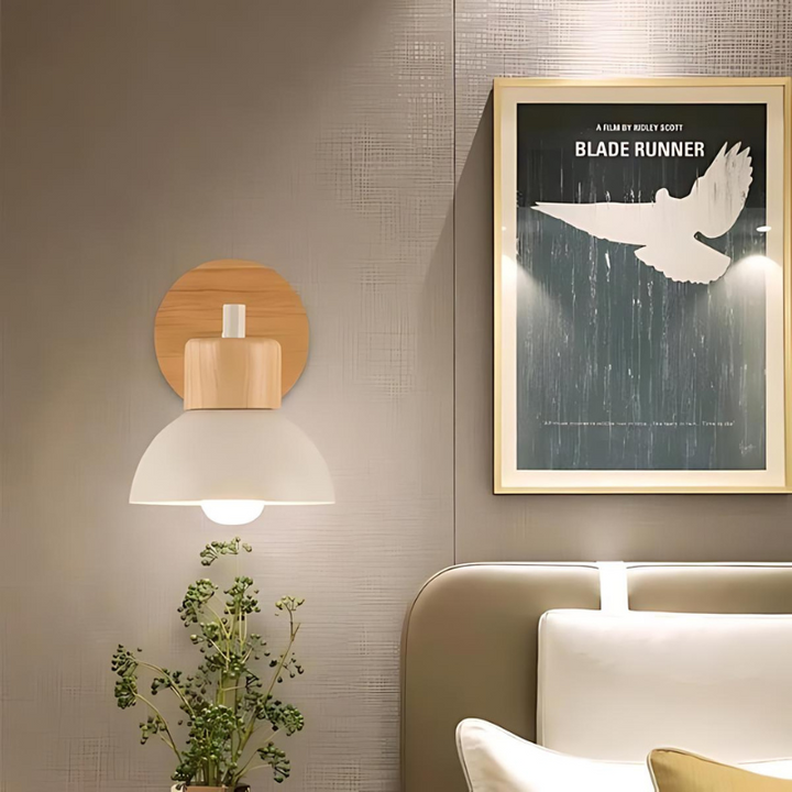 Lisslune | Stylish wall lamp made of wood for a harmonious home