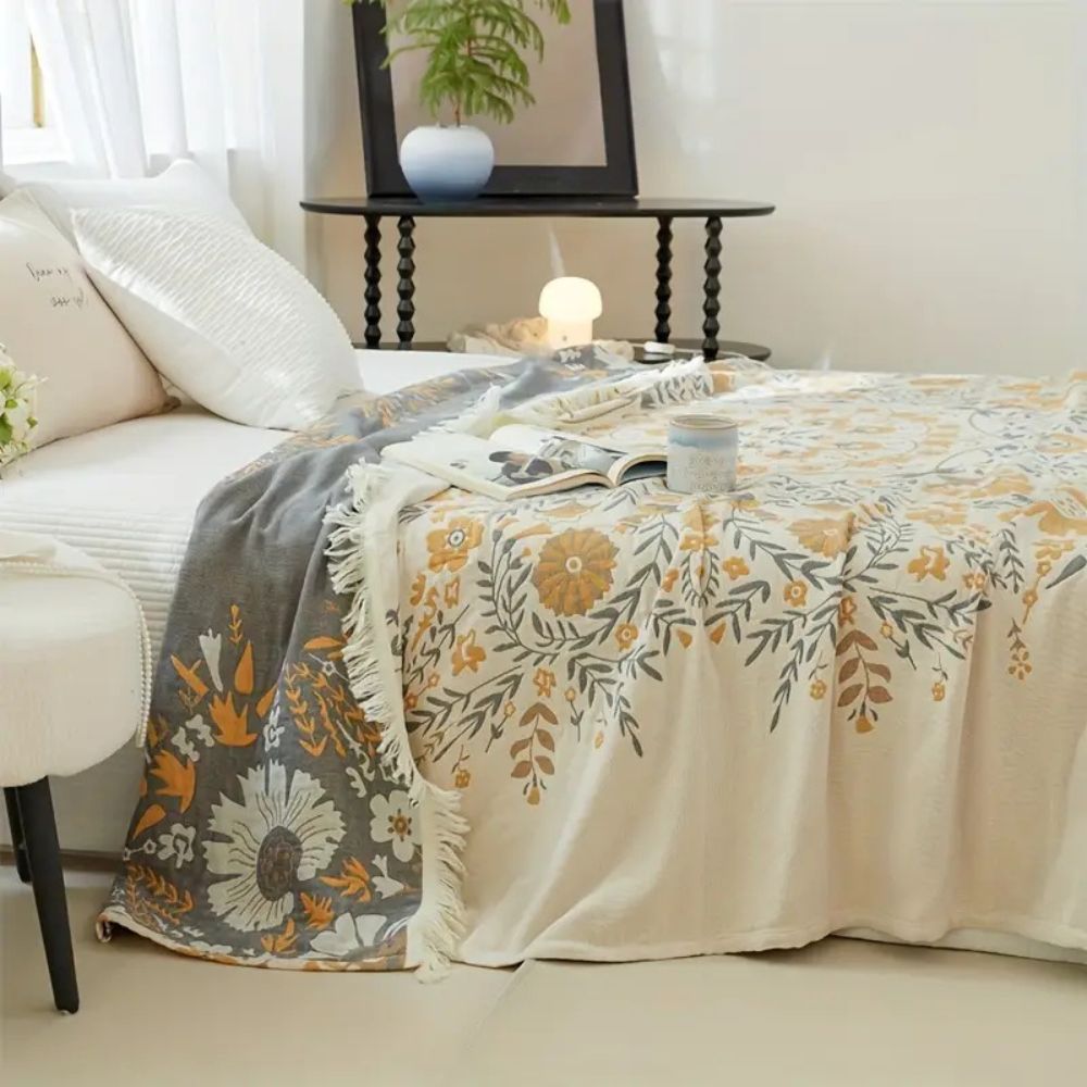 Lisslune | Versailles-Inspired Reversible Floral Blanket