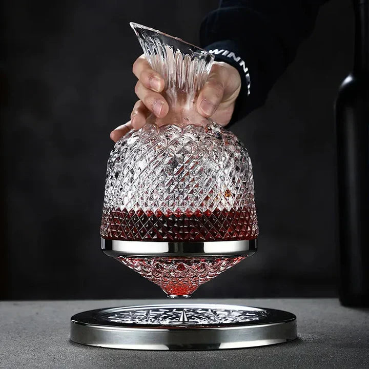 Lisslune | UniqueRotating - Crystal carafe with diamond pattern