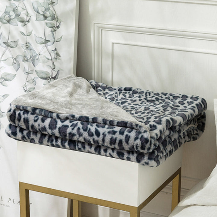 Lisslune | Wild Elegance Leopard Print Blanket
