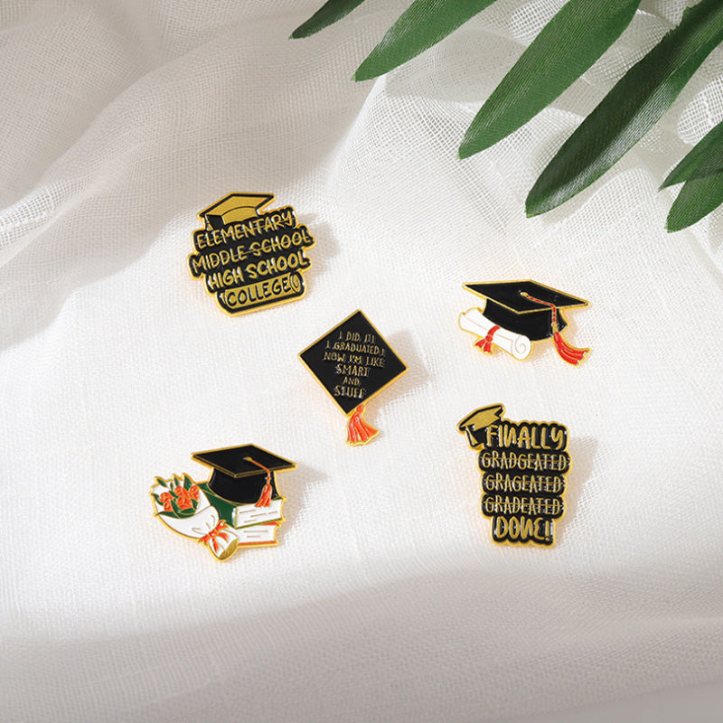 Lisslune | Graduation Season Metal Commemorative Pin