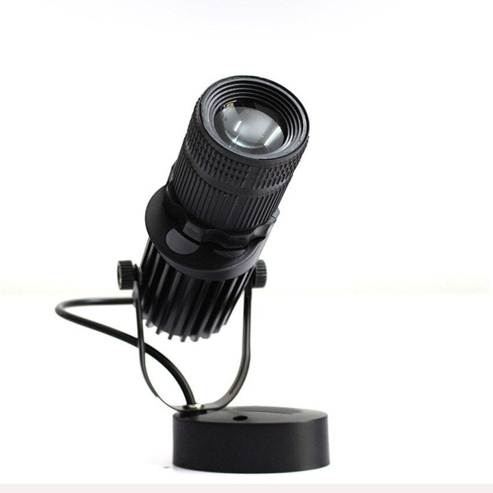 Lisslune | Adjustable LED spotlight - focus light background