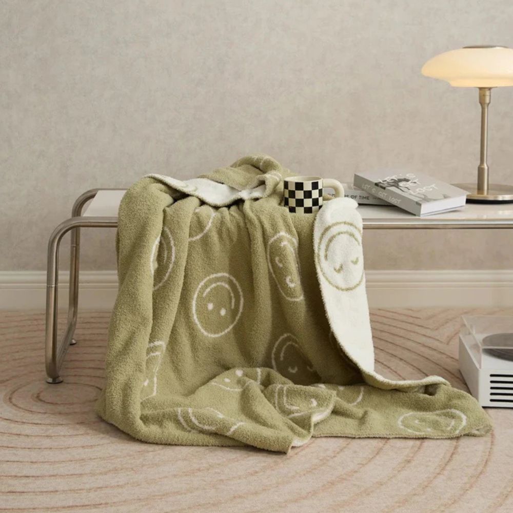 Lisslune | Smiley Face Plush Blanket