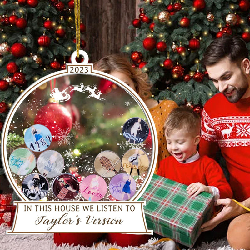 Lisslune | In this house we listen to Taylor's version ornament