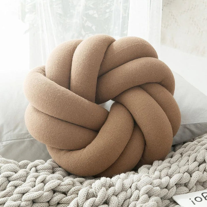 Lisslune | Puffy Pretzel Cushion