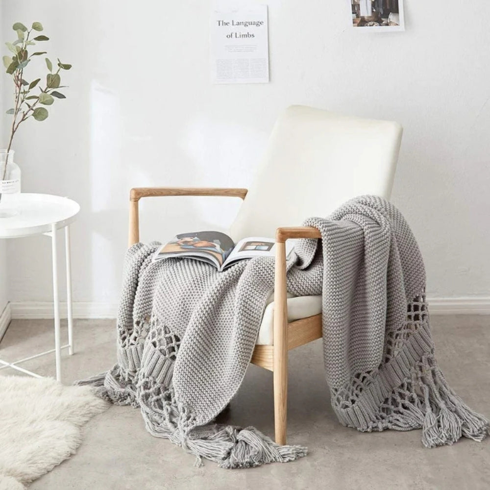 Lisslune | Snug Knit Woven Tassel Blanket