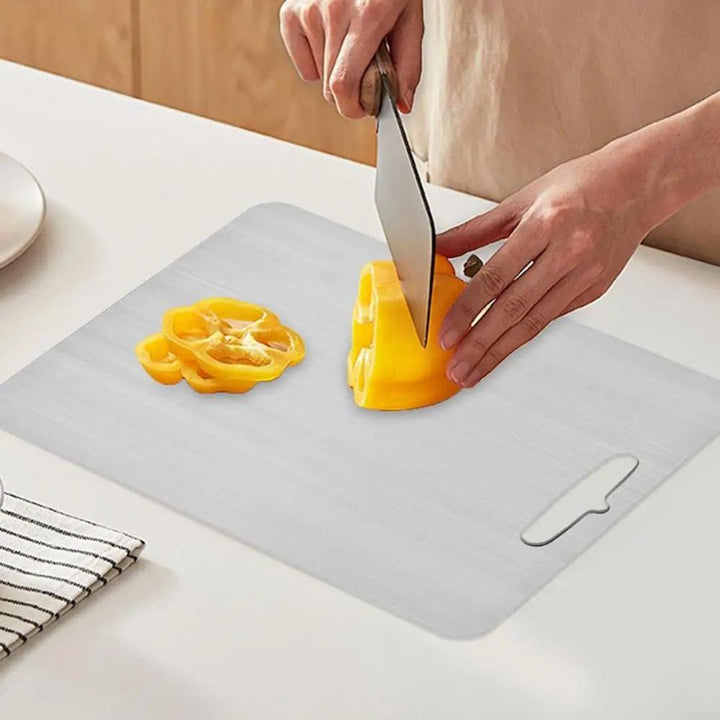 Lisslune | TitanPro – High-quality cutting board made of German stainless steel