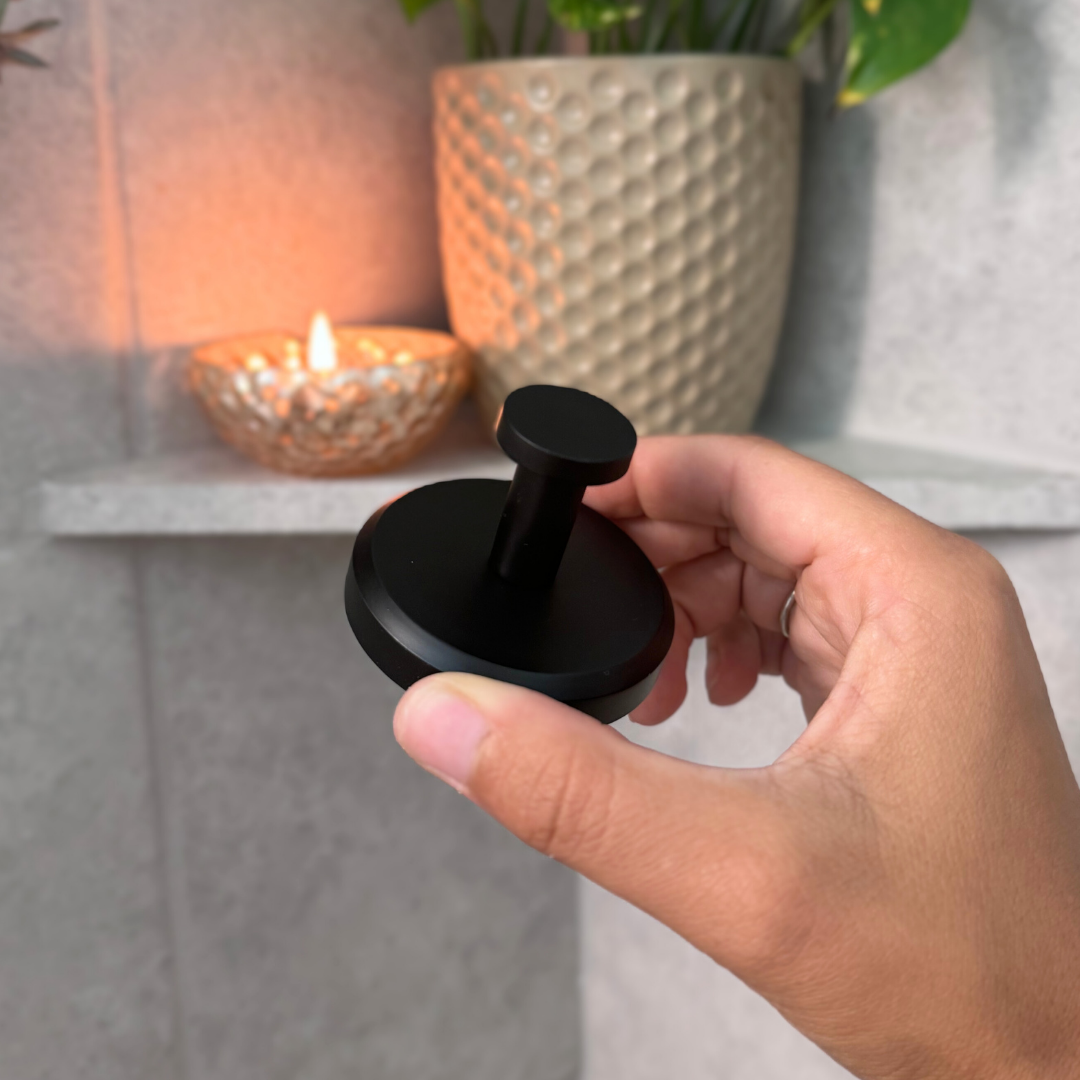 Lisslune | Suction Hook - Adhesive and reusable suction hook