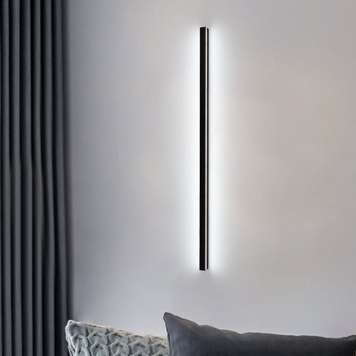 Lisslune | Linear minimalist and modern wall lamp