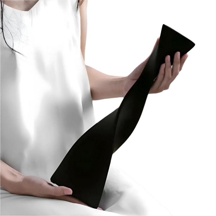 Lisslune | SpiralElegance Ceramic Vase – Modern Spiral Design