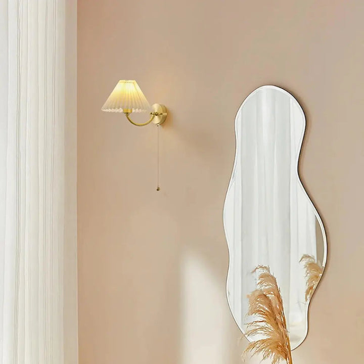 Lisslune | GoldenAura - Elegant Wall Light
