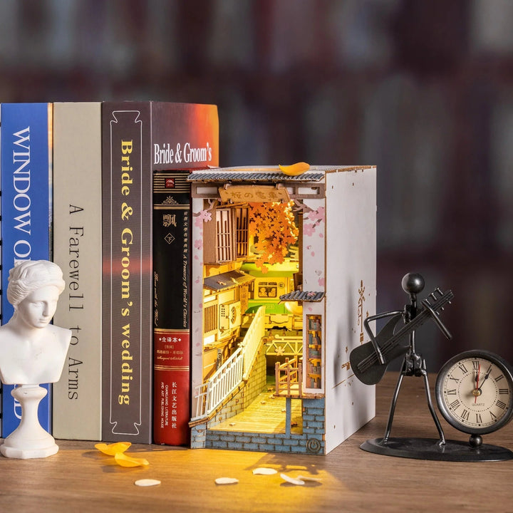 Lisslune | 3D Wooden Book Nook Puzzle