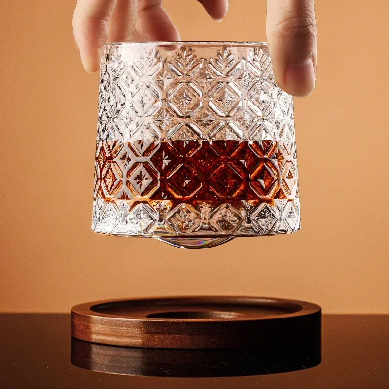 Lisslune | WhiskeySpin - Premium rotating whiskey glass