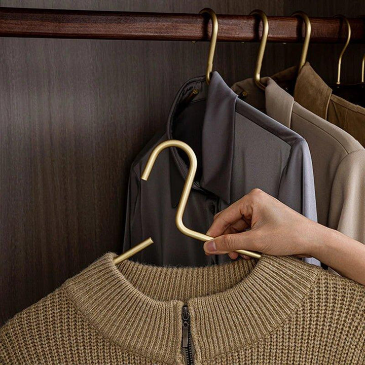 Lisslune | 5 pieces of hangers made of solid matte gold/silver │ Seamless wardrobe organizer made of metal