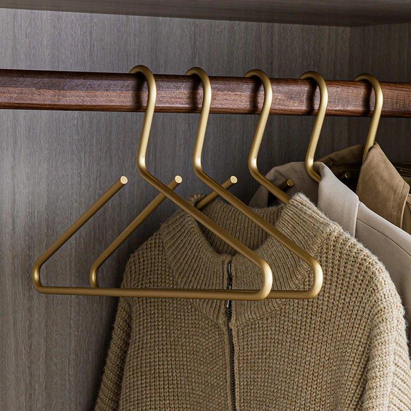 Lisslune | 5 pieces of hangers made of solid matte gold/silver │ Seamless wardrobe organizer made of metal