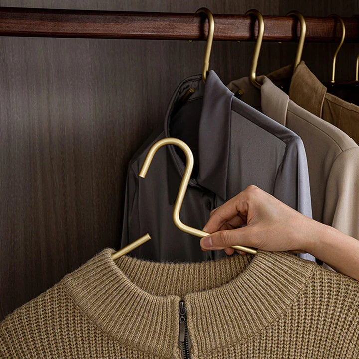 Lisslune | 5 pieces of hangers made of solid matte gold/silver │ Seamless wardrobe organizer made of metal
