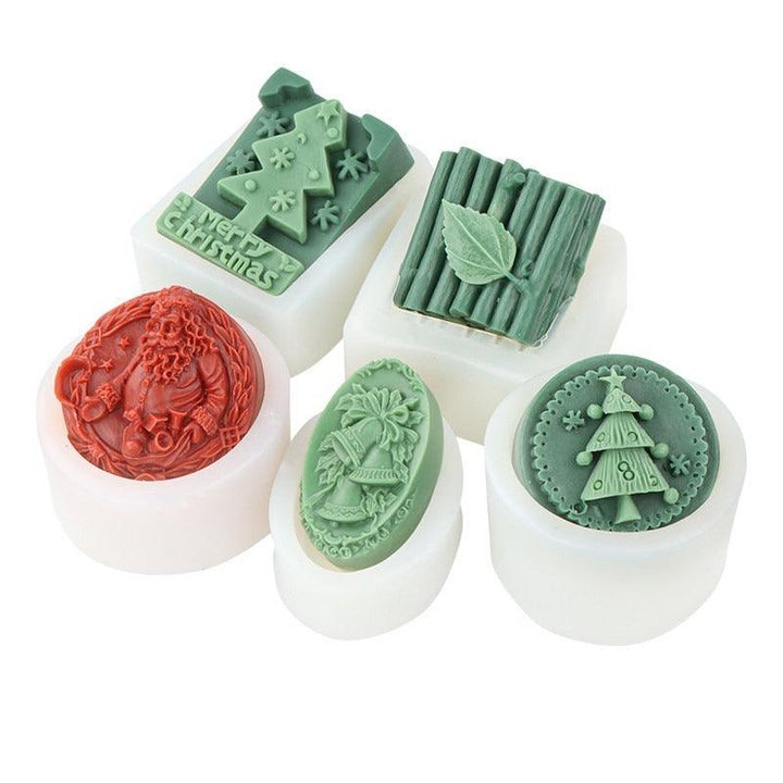 Lisslune | Elegant Candle Making Set for the Holidays: Santa Bell & Christmas Tree Molds