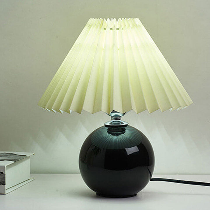 Lisslune | Nordic minimalist 1-light table lamp made of ceramic with pleats
