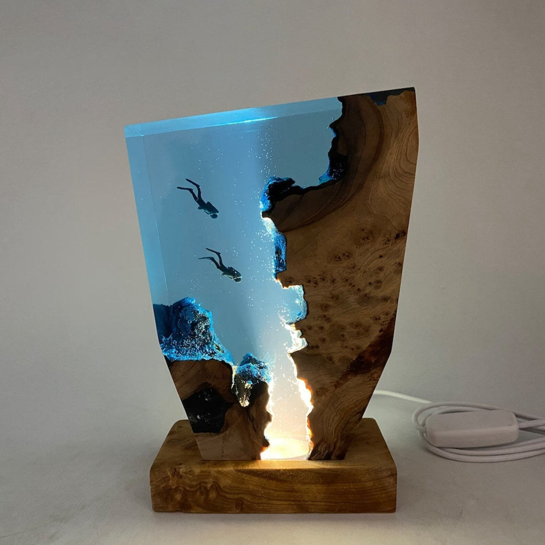 Lisslune | Frendorf - Stylish Ocean Karst Diver Table Lamp for Your Home