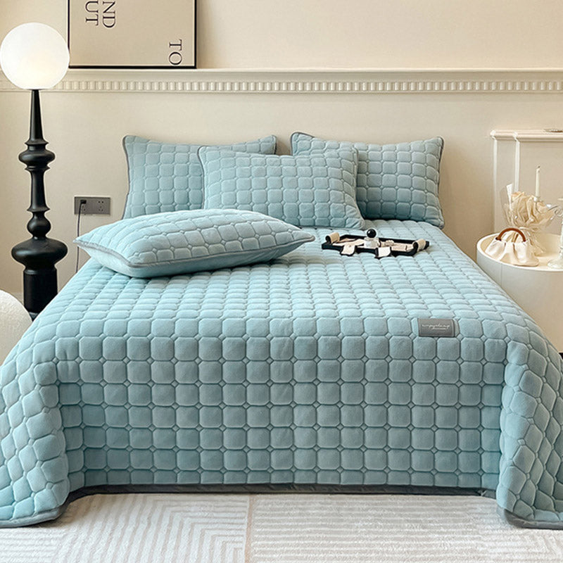 Lisslune | Modern Soft Throw Blanket with Square Texture – Stylish Fluffy Bed & Sofa Cover